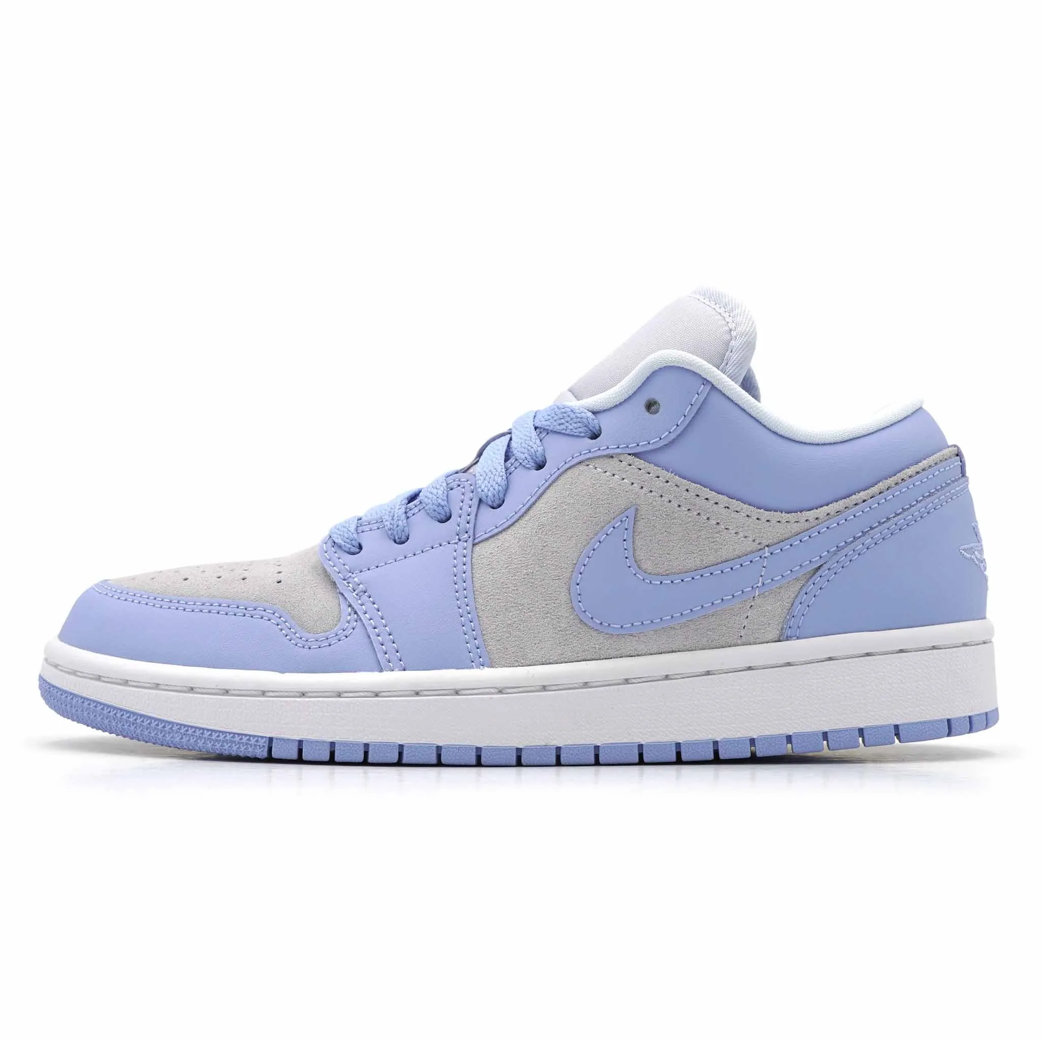 AIR JORDAN 1 LOW FOOTBALL GREY ALUMINUM (WOMEN'S) 2022