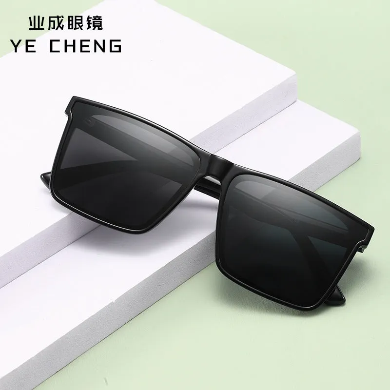 INSTOCK-New Classic Polarized Fashionable Men's Sunglasses.