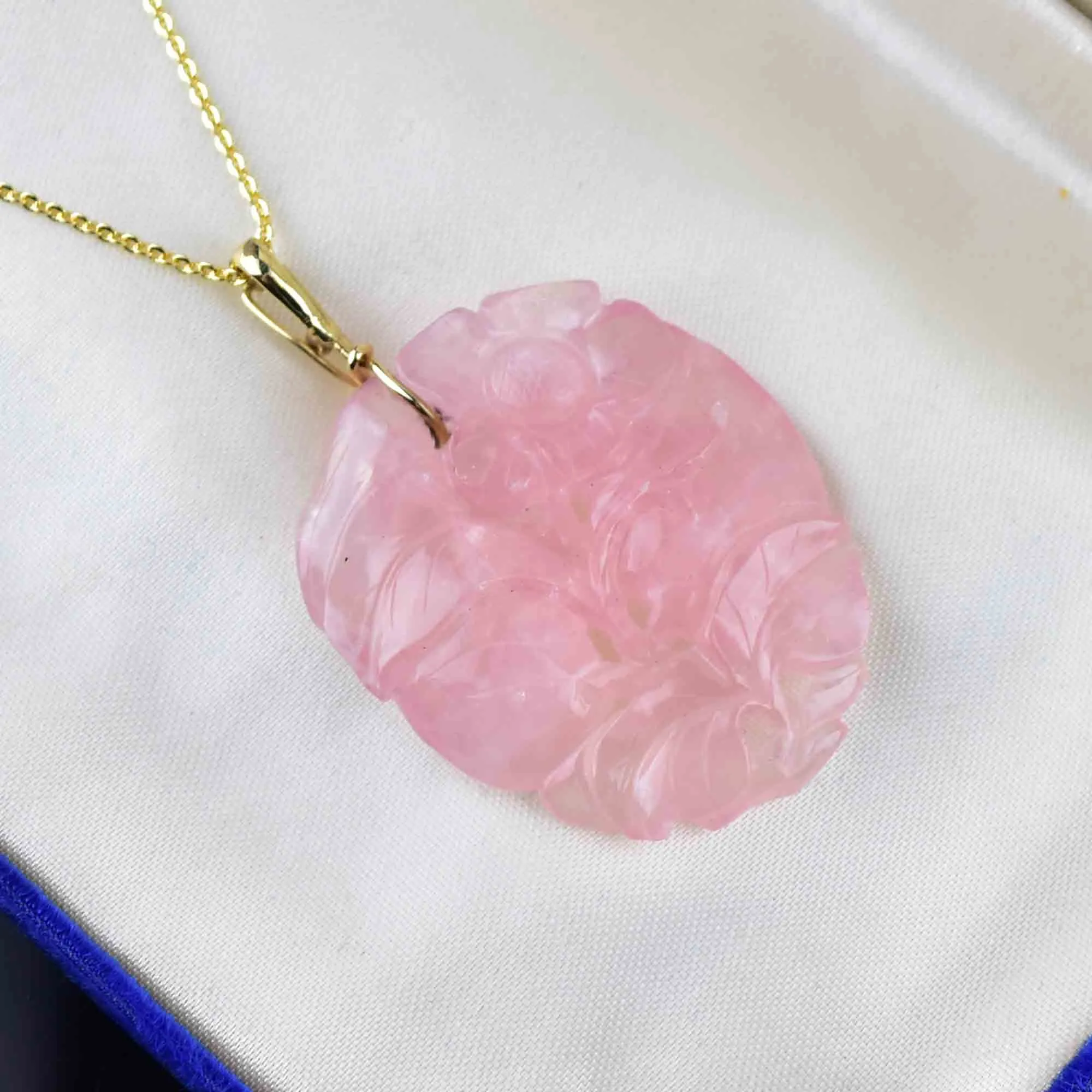 Vintage 14K Gold Carved Rose Quartz Pendant Necklace