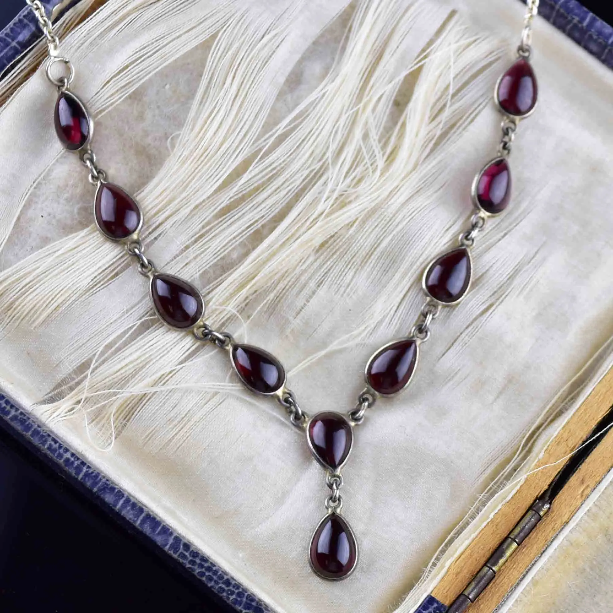 Vintage Art Deco Style Silver Garnet Cabochon Necklace